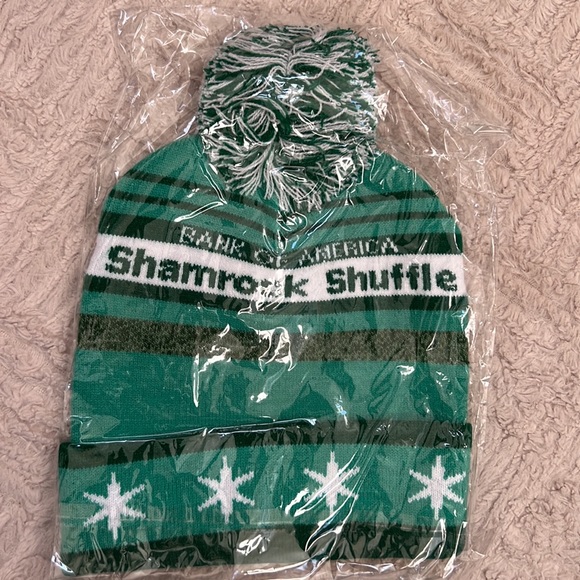 New Shamrock Shuffle Chicago green hat, new in original sealed packaging - Picture 2 of 12